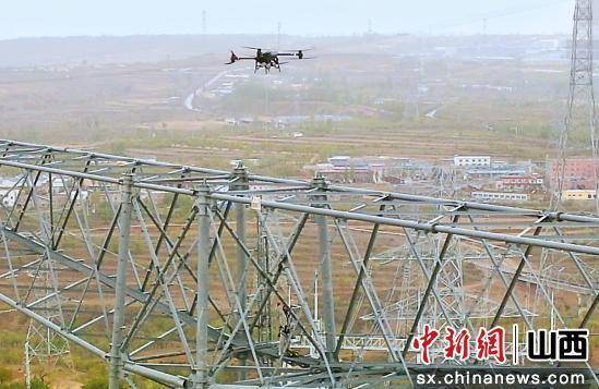 山西：百米高空 無人機首次精準穿塔運送接地線:焊線機